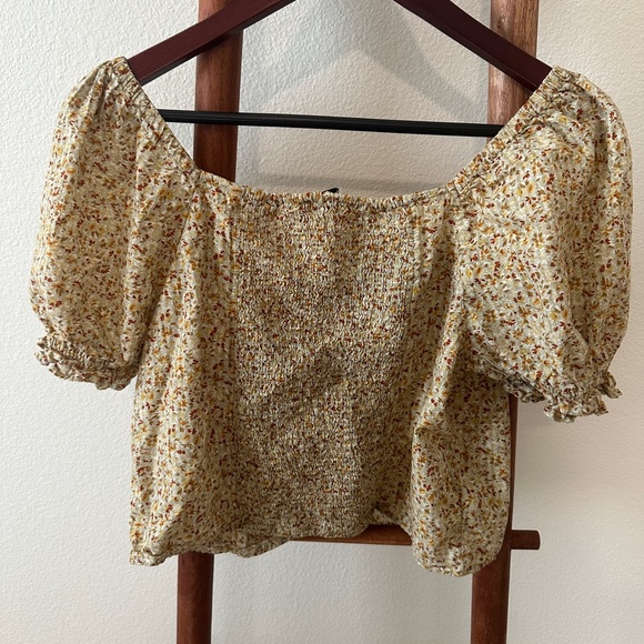 Madewell Hopewell Puff-Sleeve Crop Top in Cottage Garden Smocked Perfet For Fall - Picture 4 of 7